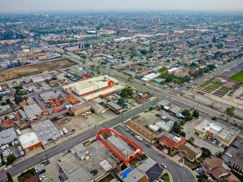 More Photos Of 17303 Roseton Ave, Artesia Warehouse For Lease