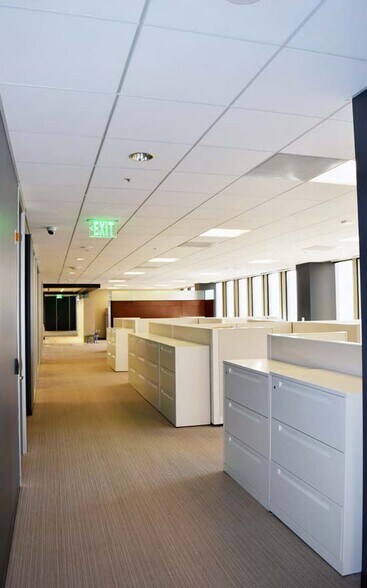 More Photos Of 4 Embarcadero Ctr, San Francisco Office Residential For Lease