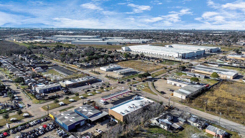 More Photos Of 5417 Anderson Rd, Houston Unknown For Lease