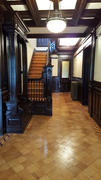 More Photos Of 569-571 Martin Luther King Jr Blvd, Newark Office For Lease