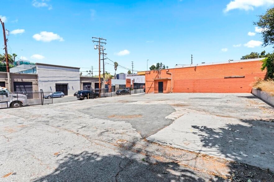 More Photos Of 410-420 E Beach Ave, Inglewood Warehouse For Sale