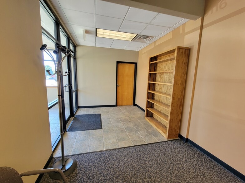 More Photos Of 5120 S Solberg Ave, Sioux Falls Office For Lease