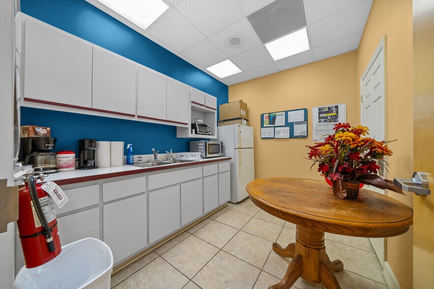 More Photos Of 5925 SE Abshier Blvd, Belleview Medical For Sale