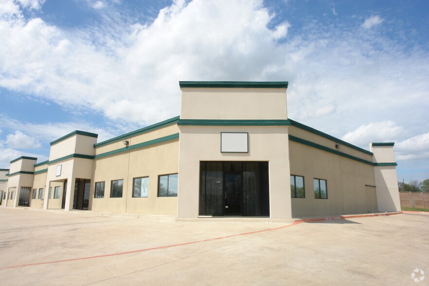 Primary Photo Of 2050 Greenwood Dr, Southlake Light Manufacturing For Lease