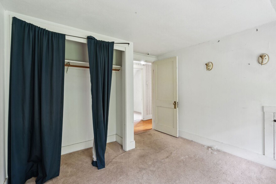 More Photos Of 705 Maine Ave, Farmingdale Multifamily For Sale