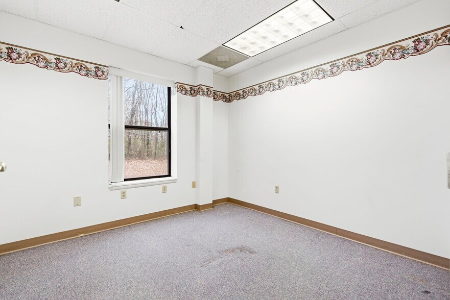 More Photos Of 718 N Martin St, East Prairie Office For Sale