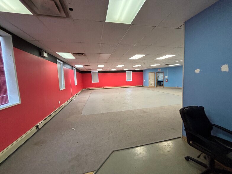 More Photos Of 360 Chaplin St W, Swift Current Flex For Sale