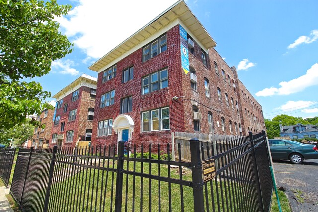 More Photos Of 3201-3211 Broadway St, Kansas City Apartments For Sale