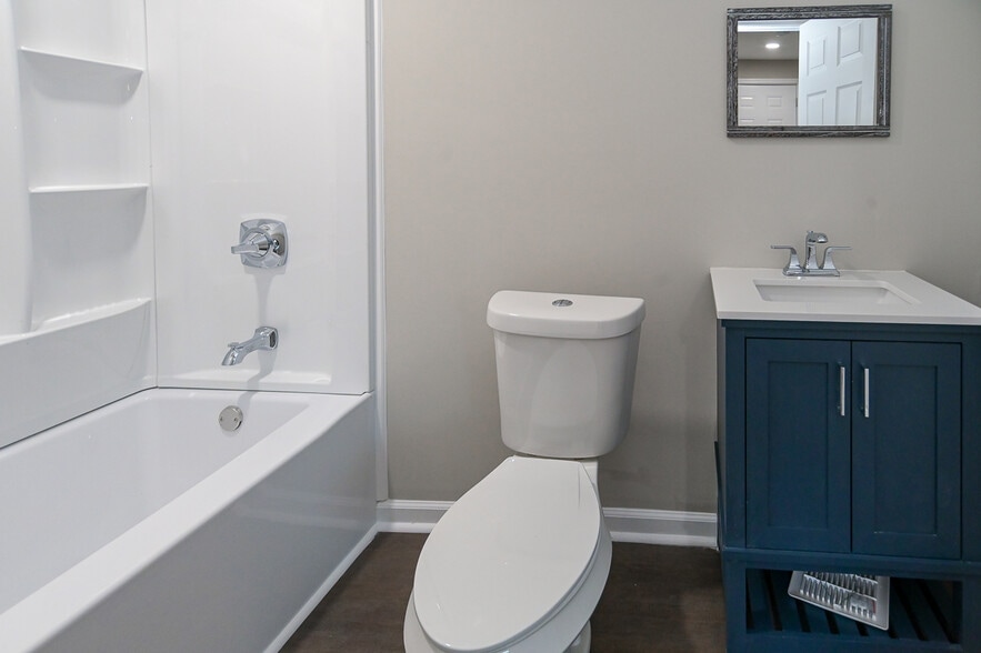 More Photos Of 9582 Heart of Dixie hwy, Arab Self Storage For Sale