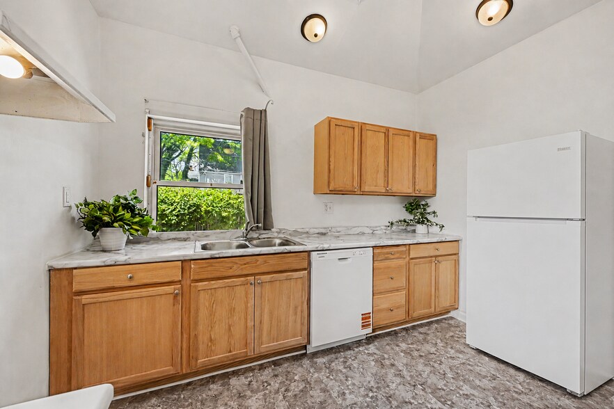 More Photos Of 611 Delaware Ave, Dayton Apartments For Sale