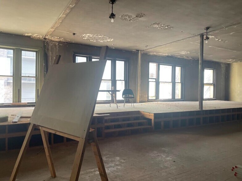 More Photos Of 544-546 S 4th St, Louisville Storefront For Sale