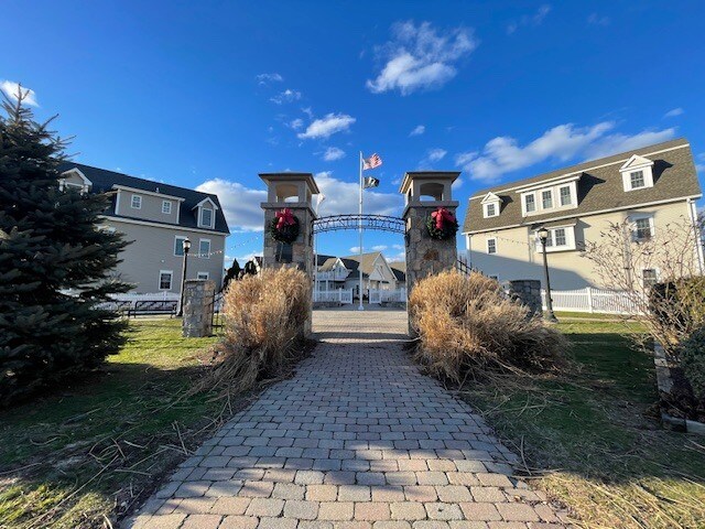 More Photos Of 54 Naugatuck Ave, Milford Restaurant For Sale