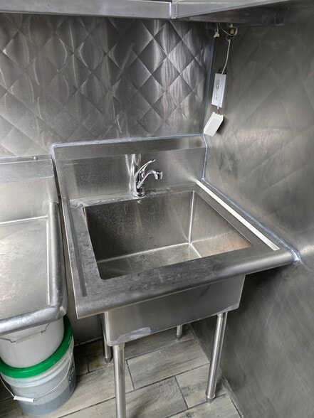 More Photos Of 301 W Main St, Avondale Restaurant For Lease