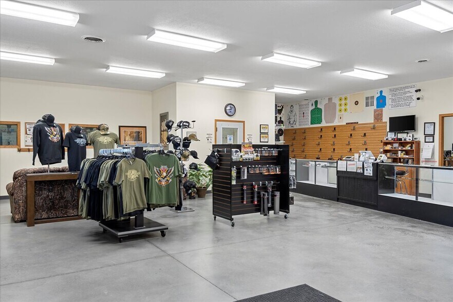 More Photos Of 1001 High Prairie Dr, Athens Freestanding For Sale