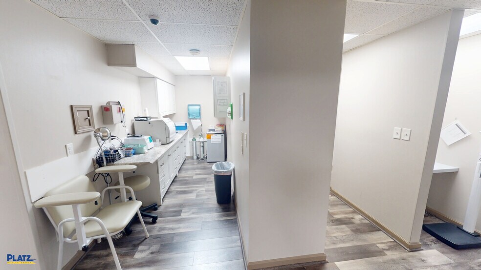 More Photos Of 2376 Southeast Blvd, Salem Medical For Sale