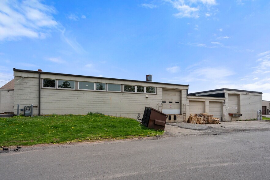 More Photos Of 109 Talcott Rd, West Hartford Manufacturing For Sale