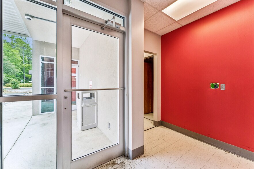 More Photos Of 1090 9th Ave SW, Bessemer Medical For Sale