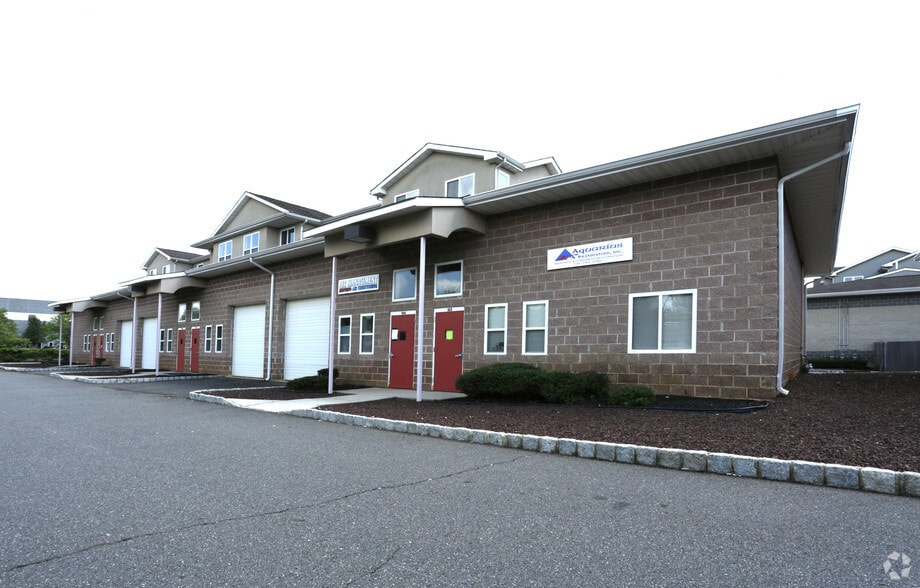 More Photos Of 100-110 Park Ave, Manalapan Township Flex For Lease