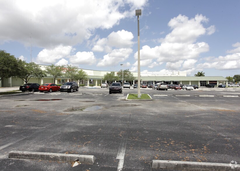 More Photos Of 1021-1051 N State Road 7, Margate Freestanding For Lease