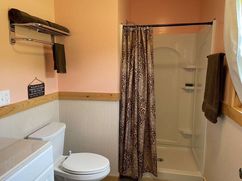 More Photos Of 446 Maples Rd, Milford Hotel For Sale