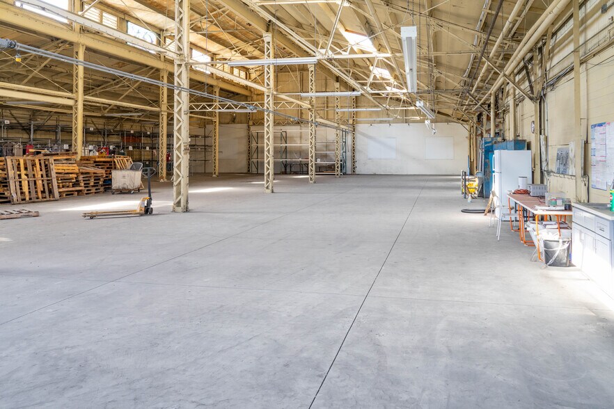 More Photos Of 2049-2053 E 38th St, Vernon Warehouse For Sale