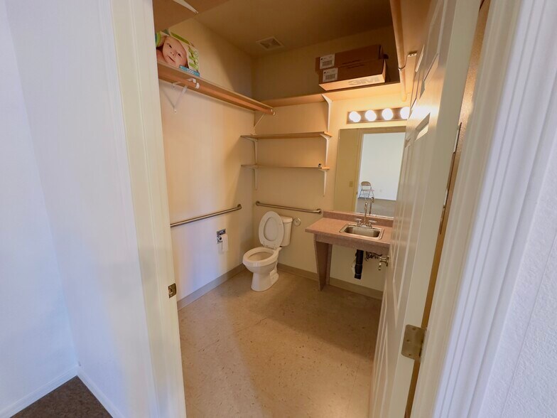 More Photos Of 101 S Main St, Cottonwood Unknown For Lease