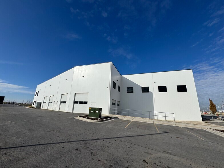 More Photos Of 4655 W California Ave, Salt Lake City Manufacturing For Lease