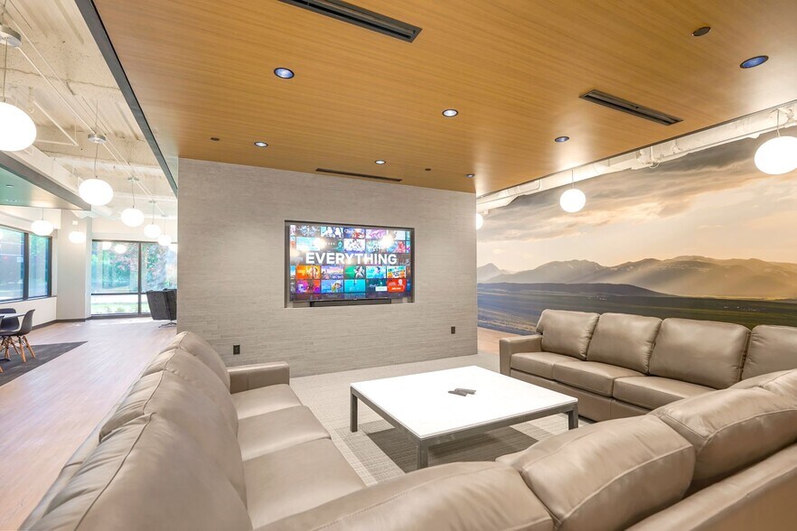 More Photos Of 4601 Dtc Blvd, Denver Office For Lease