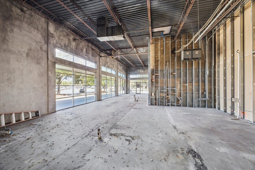 More Photos Of 16512-16580 El Camino Real St, Houston Storefront For Lease