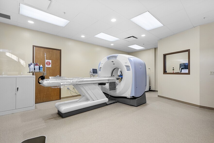 More Photos Of 4706 New Horizons Blvd, Appleton Medical For Sale