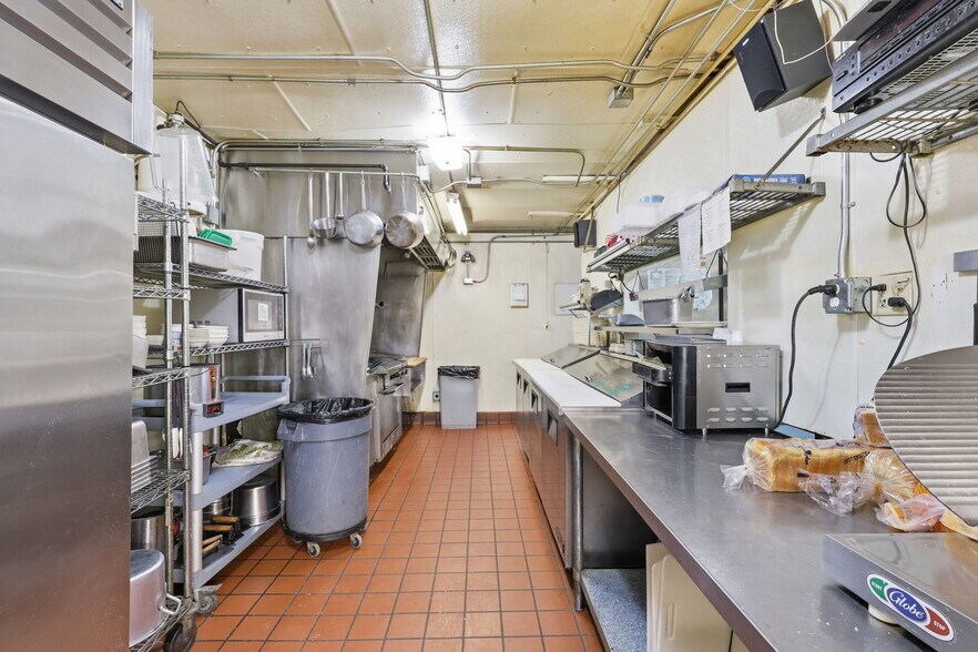More Photos Of 228 N Jefferson St, Hastings Restaurant For Sale
