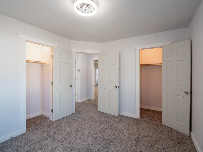More Photos Of 420 W Johnson St, Norman Multifamily For Sale