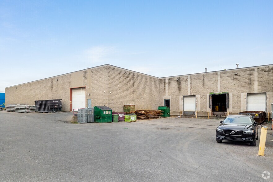 More Photos Of 4455 Rue Cousens, Montréal Warehouse For Lease