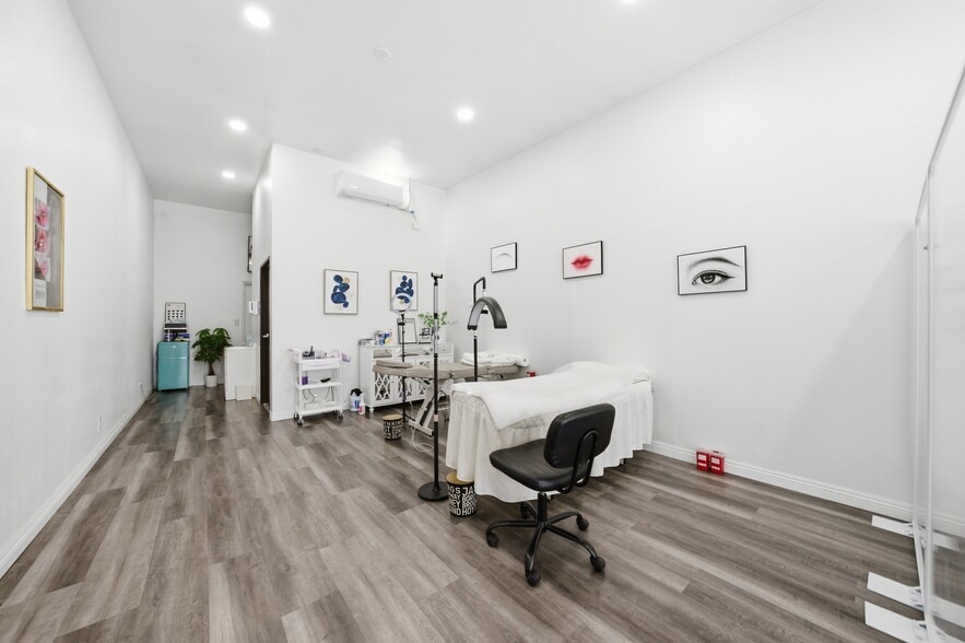 More Photos Of 340-344 E Foothill Blvd, Arcadia Freestanding For Sale