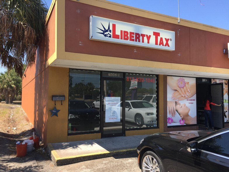 More Photos Of 3642-3684 W Gandy Blvd, Tampa Storefront For Sale