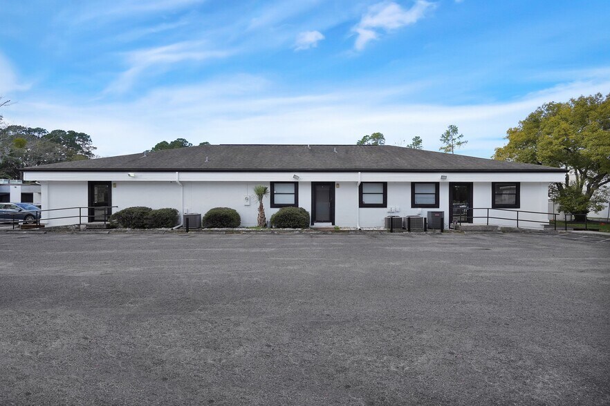 More Photos Of 3599 University Blvd S, Jacksonville Medical For Sale