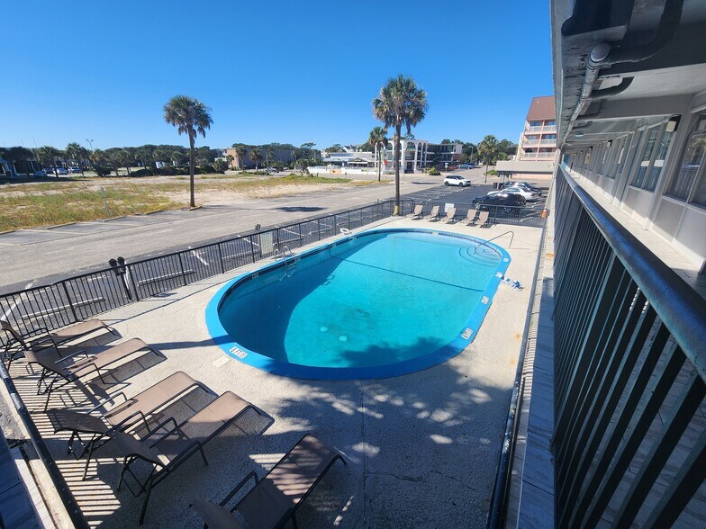 More Photos Of 2711 S Ocean Blvd, Myrtle Beach Hotel For Sale