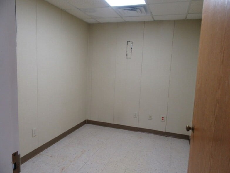 More Photos Of 2111 S Horner Blvd, Sanford General Retail For Lease