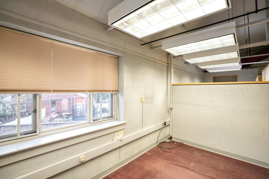 More Photos Of 480 Hampden St, Holyoke Office For Sale