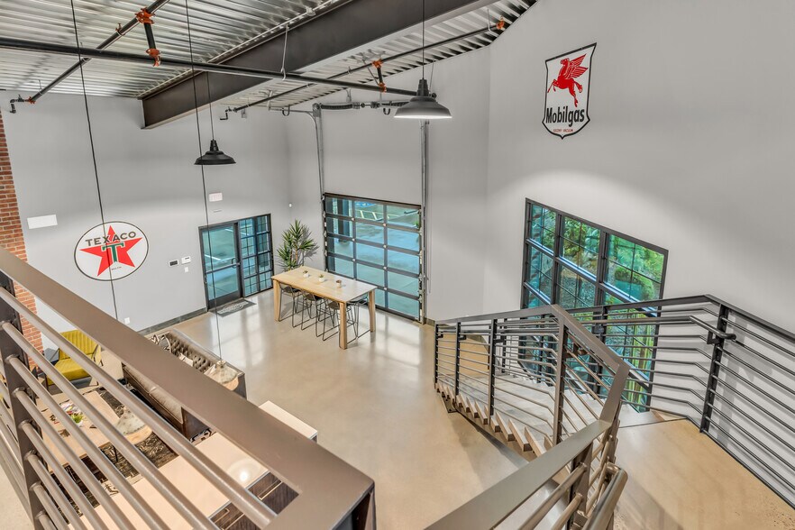 More Photos Of 15032 N 74th St, Scottsdale Showroom For Sale