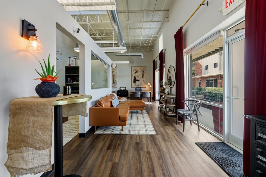More Photos Of 1320 Ellsworth Industrial Dr, Atlanta Loft Creative Space For Lease