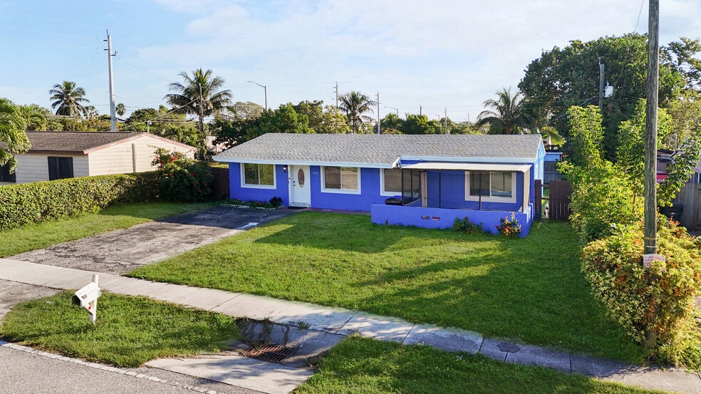 More Photos Of 1510 SW 68th Ter, North Lauderdale Healthcare For Sale