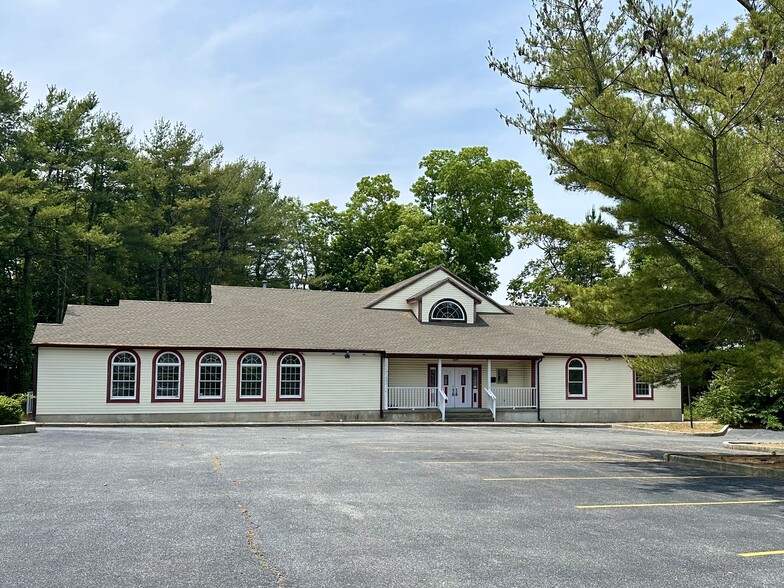 Primary Photo Of 927 N Main St, Pleasantville Medical For Sale