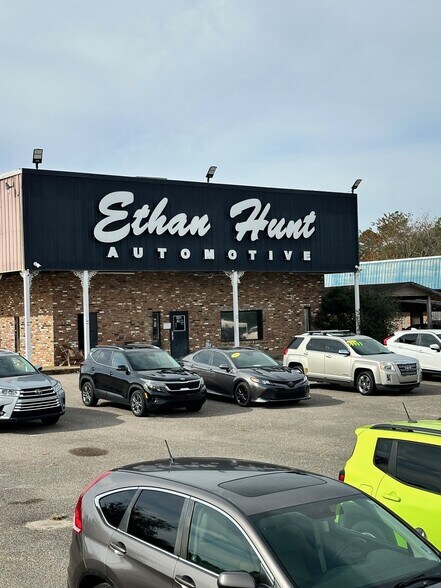 More Photos Of 90 Schillinger Rd S, Mobile Freestanding For Lease