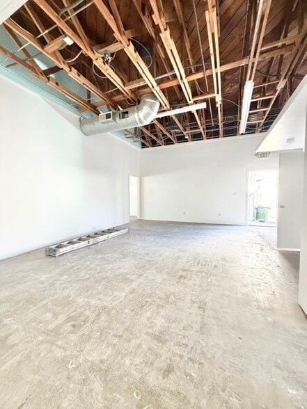 More Photos Of 1446 S Robertson Blvd, Los Angeles Storefront For Lease