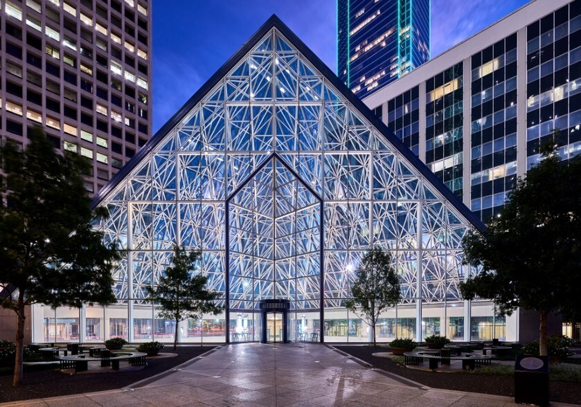 More Photos Of 1201 Elm St, Dallas Office For Sale