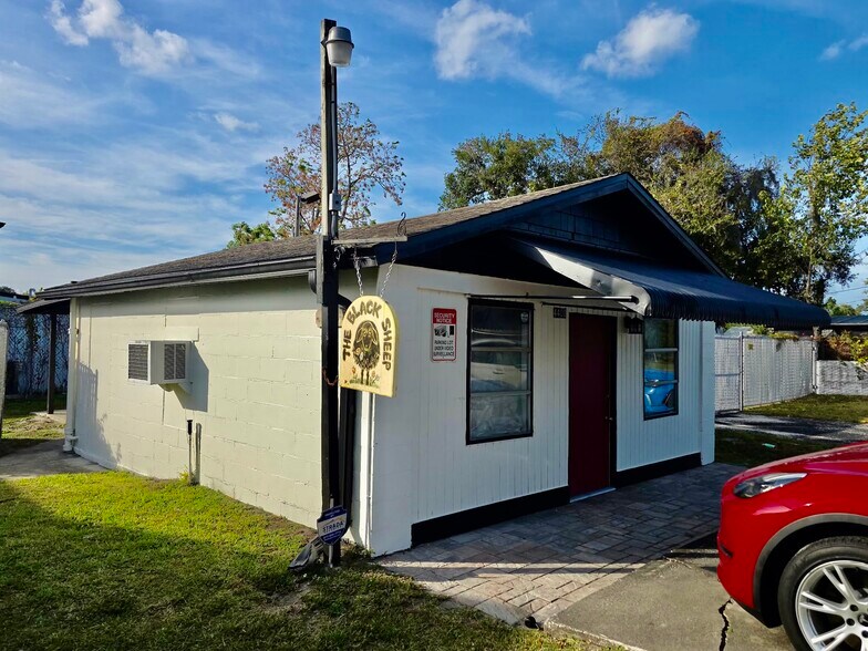 More Photos Of 1201 W Fairbanks Ave, Orlando Freestanding For Lease
