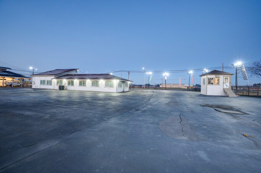 More Photos Of 854 Crows Landing Rd, Modesto Auto Dealership For Sale