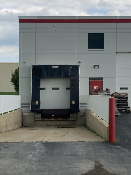 More Photos Of 26200 S Whiting Way, Monee Warehouse For Lease