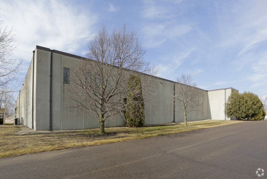 More Photos Of 1325 S Frandsen Ave S, Rush City Manufacturing For Lease